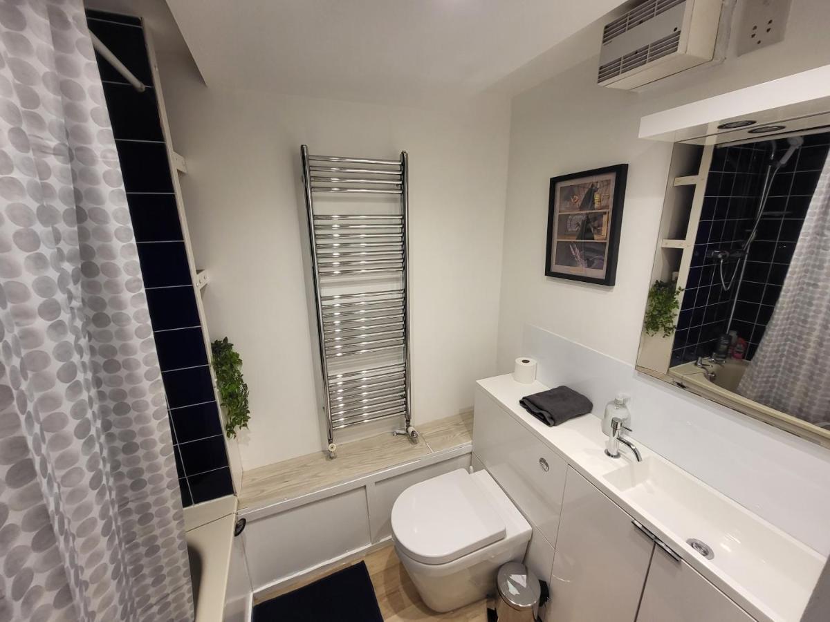 Cosy Apartment By Clapham South Underground! 伦敦 外观 照片