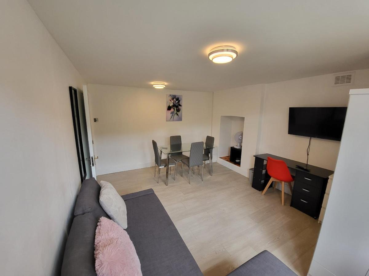 Cosy Apartment By Clapham South Underground! 伦敦 外观 照片