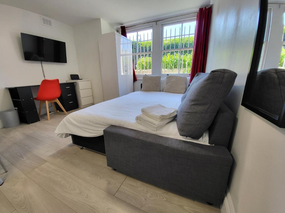 Cosy Apartment By Clapham South Underground! 伦敦 外观 照片